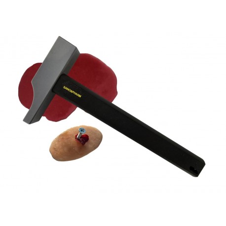 Marteau factice avec plaie clou et flaque de sang
